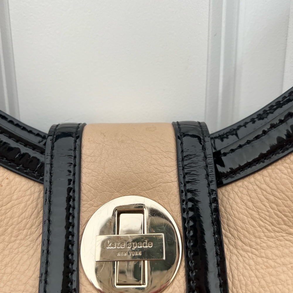 Beige and patent black Kate Spade - Picture 4 of 4